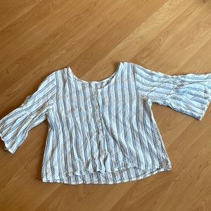 Universal Thread blouse size medium. Barely worn.